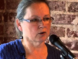 Image of Lillian Vallee at a reading